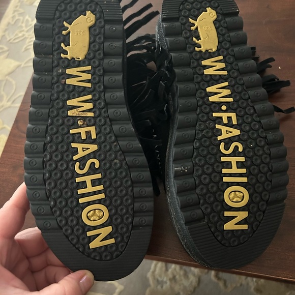 Black Tassel, wool ,suede shoes. - Picture 4 of 4